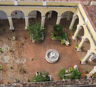 Blick vom Turm auf den Innenhof 