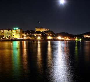 Pagera-Strand bei Nacht