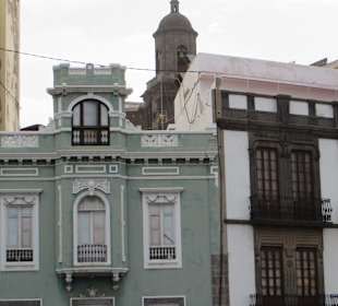 Von überall schaut die Kathedrale hervor