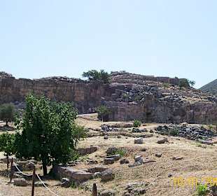 Blick zum Burghügel