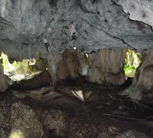 Tropfsteinhöhle bei Playa Madama