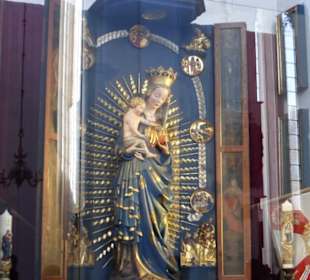 Rechtstadt: Schöne Madonna in der Marienkirche