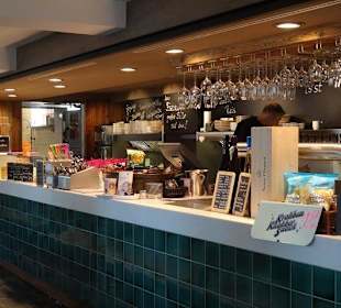 Da wird das Essen und die Getränke bestellt