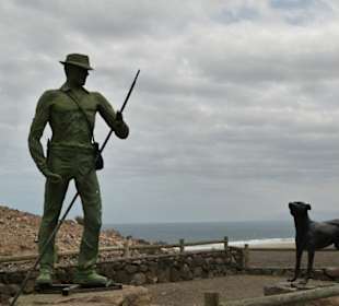 Gustav Winter - Statue in Cofete