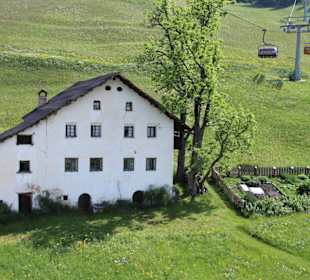 Wiesen und ladinische Berghöfe  