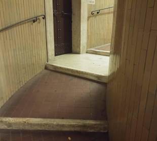 Treppe alternativ zum Fahrstuhl