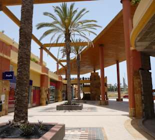 Einkaufszentrum unterhalb des Hotels