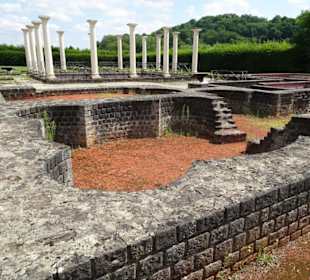Rundgang durch die Ausgrabungsstätte