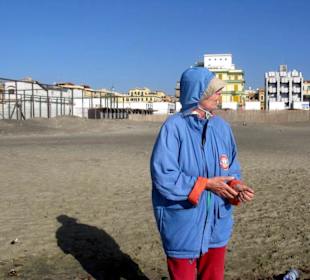 Am Strand von Ostia bei Rom