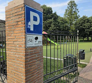 Kinderspielplatz Eingang