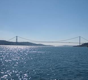 Blick auf Fatih-Sultan-Mehmet-Brücke