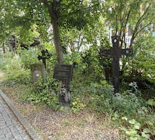 Przykościelny cmentarz