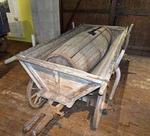 Rundgang durch die Geräteausstellung des Museums