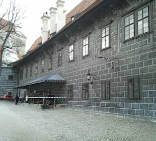 Vorhof des Schlosses