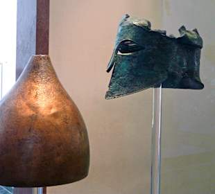 Helm desMiltiades im Museum im Museum 