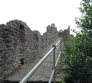 Auf der Stadtmauer in Conwy