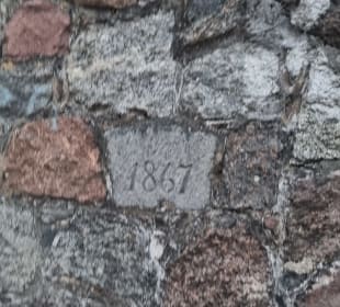 Im Mauerwerk versteckt