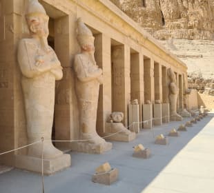 Ebenfalls. Grabstätte /Tempel