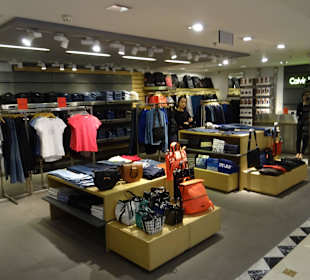 Im Shoppimgcenter unterwegs