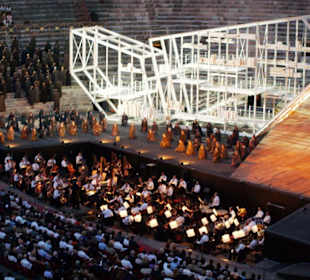 Opernaufführung in der Arena di Verona
