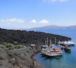 Wyspa Nea Kameni, Widok na port.
