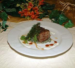 Kalbsmedaillon mit Tannensprößling