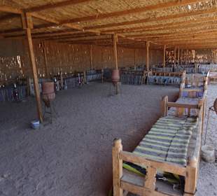 Hier wurde erklärt und Wasserpfeife geraucht