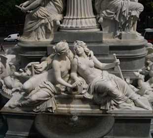 Brunnen vorm Parlament