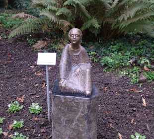 Statuen im Klostergarten