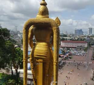 Statue von hinten