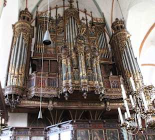 Orgel an der Westwand
