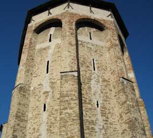 Ein Wehrturm