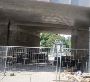 Brücke zum Rhein vor der Verbreiterung