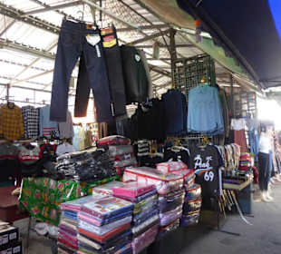 Bekleidung und Bettbezüge