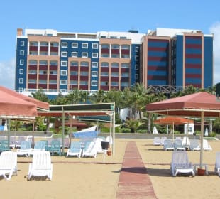 Blick vom Strand auf's Hotel Selin