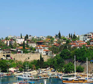 Blick zum Hafen von Antalya