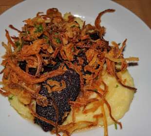 "Himmel un Ääd" im Brauhaus Früh am Dom