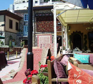 Pasha, direkt neben "Sufi"-Teppichladen