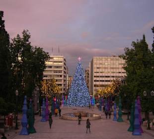 Di fronte al Parlamento
