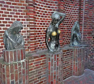 Hoetger-Skulpturen in der Böttcherstraße