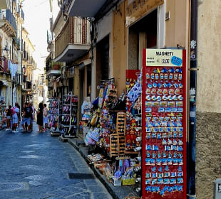 Beginn der Shopping Meile von Pizzo