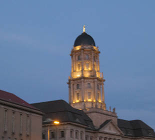 Blick am Abend zum Alten Stadthaus