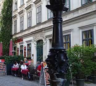 Sogar einen Brunnen gibts am Spittelberg