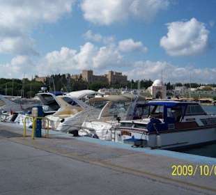 Rodos - widok na Stare miasto z portu