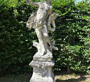 Skulpturen im Schlossgarten von Veitshöchheim