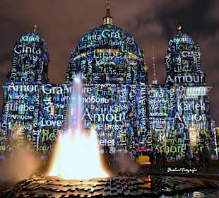 Berliner Dom beim Festival of LIghts