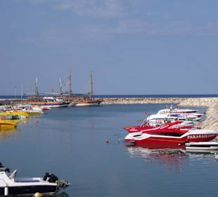 Angrenzender Hafen