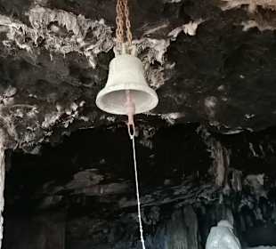 Glocke in der Bärenhöhle
