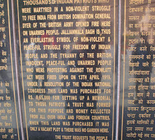 Gedenktafel im Jallianwalla bagh