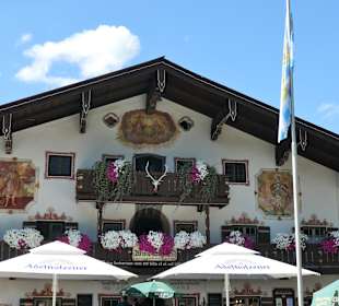 Beim Café Windbeutelgräfin in Ruhpolding